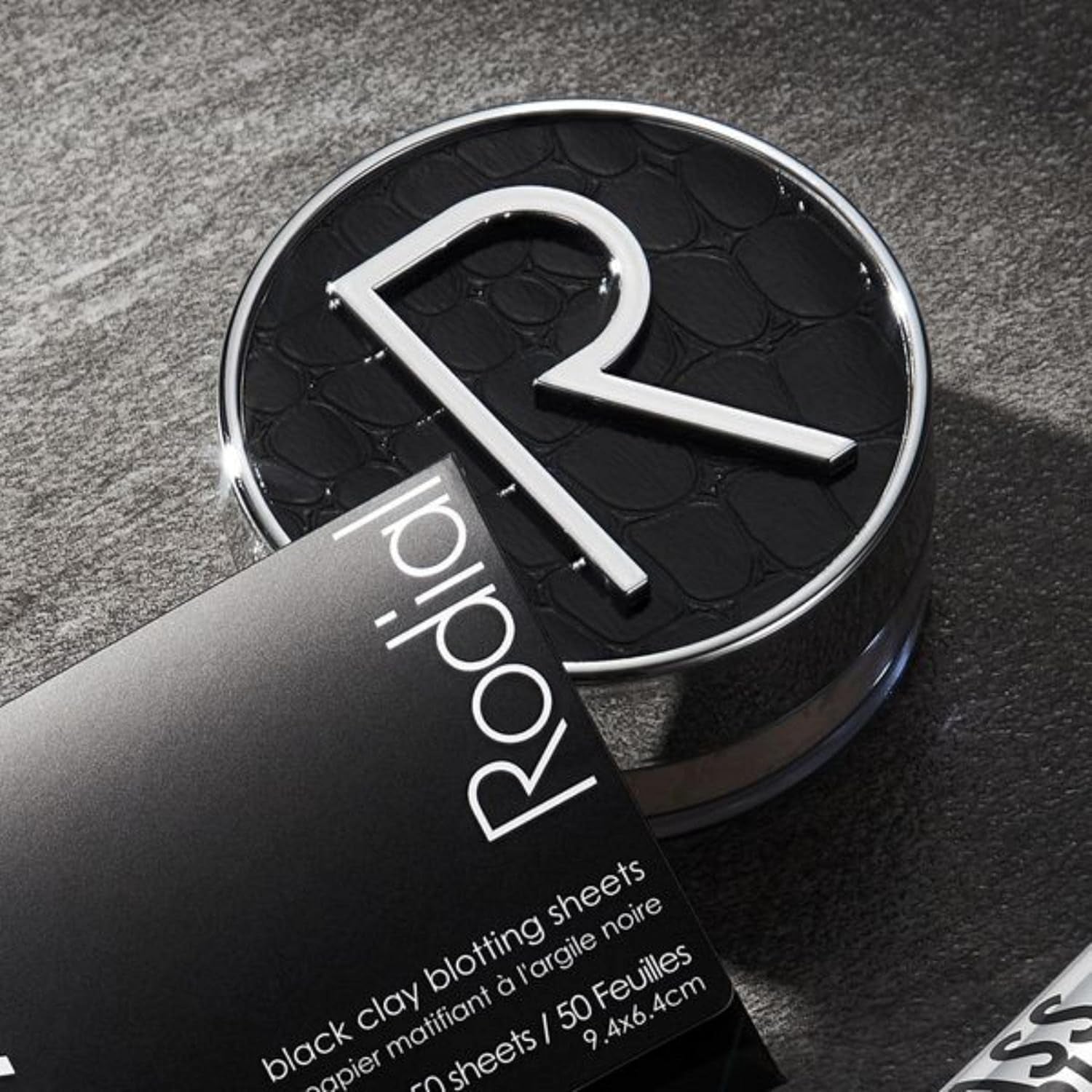 Glass Powder 0.63 Oz - Skin-Perfecting Loose Setting Powder for a Soft-Focus Glow, Blurring &amp; Shine-Control for a Smooth, Luminous Glass Skin Look